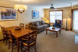 3413 - One Bedroom Den Standard Powderhorn Lodge condo - Brighton