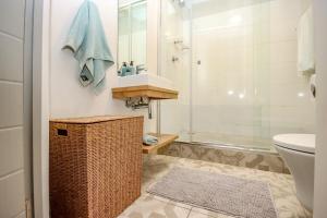 18 on The Den Studio Apartment