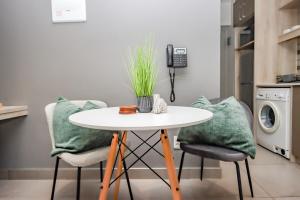 18 on The Den Studio Apartment