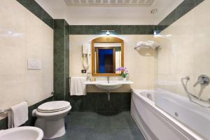 Posto Letto in Dormitorio Femminile con 6 Letti