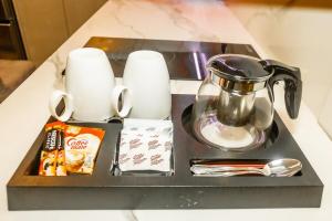 Beautifully Renovated Condo near Airport Samal SM