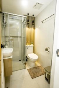 Beautifully Renovated Condo near Airport Samal SM