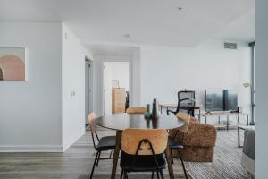 Blueground Rincon Hill pool EV near Ferry SFO-1796