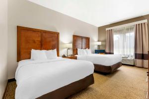 Queen Room with Two Queen Beds - Non-Smoking room in Comfort Inn Brownsville I-40