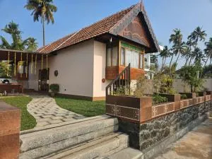 Ambadi's Private Pool Villa - Parūr