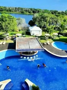 Cobertura duplex luxuosa na Praia de Guarajuba - Camacari