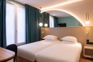 Twin Room room in Arc Elysées