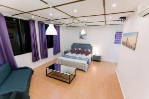 Luxury 4BR Apartment with Pool behind Alona Beach