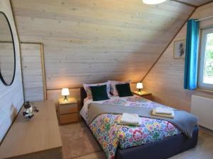 JESZCZE BARDZIEJ DZIKI SAD