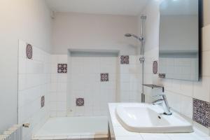 Maisons de vacances Gite Gite Brager 2/4 personnes a Ispagnac : photos des chambres