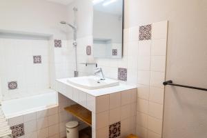 Maisons de vacances Gite Gite Brager 2/4 personnes a Ispagnac : photos des chambres