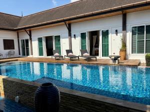 Charming Villa at Layan