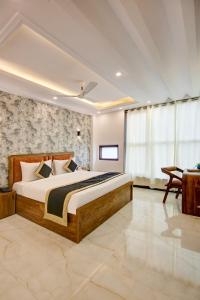 Hotel The Emporio Grand 5 Mints walking from Vaishali Metro Station