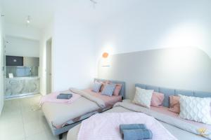 Spacious 3BR Retreat for 7pax at KL Near MRT Chan Sow Lin & TRX