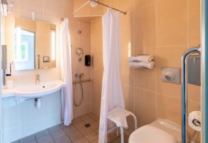 Hotels B&B HOTEL Montelimar Nord : Chambre Double pour Personnes à Mobilité Réduite - Non-Fumeurs