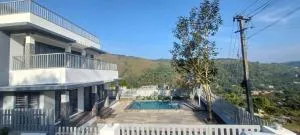 Hillside Inn by Terrain Crafts - Pīrmed