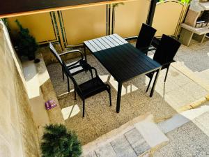 Pinny Apartment 