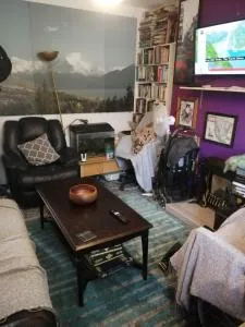 42 Churchbury Rd room 1 - Eltham