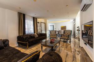 Red Premıum Avangarde Şık Mimari