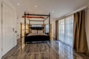 Red Premıum Avangarde Şık Mimari