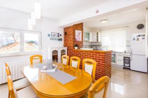 Cozy Nature House by Domljan Family