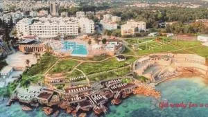 JASMINE COURT HOTEL & SPA in Kyrenia city - Temblos