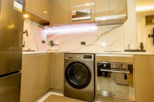 Beautifully Renovated Condo near Airport Samal SM