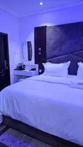 Number Ten by Scarborough - Luxury Serviced Apartments, Asaba - Asaba