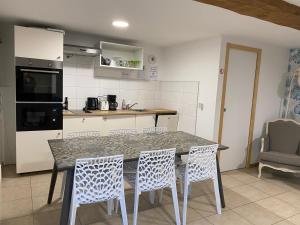Maisons de vacances Les rives du Lay gite Charette : photos des chambres