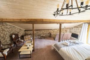 Maisons de vacances Newly renovated fort with panoramic landscape view jacuzzi & billiard : photos des chambres