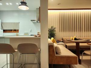 #New open sale#1 stop to Hongdae subway#3Room 4Bed 2Bathtoom#Cozy rooftop#Free luggage keeping#Free parking#close to K-Pop studio#many restaurants