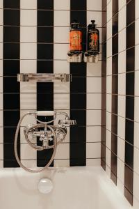 Hotels Hotel Eiffel Blomet : Chambre Lits Jumeaux Deluxe avec Accès à la Piscine