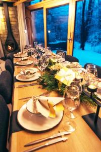 Villa Wood - Gîte de prestige en Ardennes - 10 personnes - Sauna, jacuzzi, piscine et billard