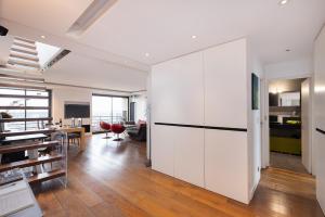 Top floor with Eiffel Tower view and roof top