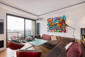 Top floor with Eiffel Tower view and roof top