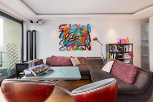 Top floor with Eiffel Tower view and roof top