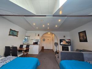 6A Meridian Apartment with sauna