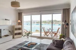 The Strand Luxurious Seafront Apartment - Sliema