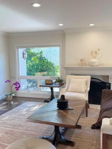 Secret garden home near Stanford