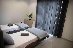 Flat 2, stay close to Countryside & Beaches