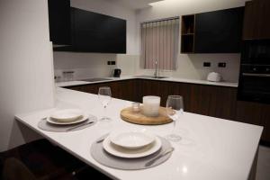 Flat 2, stay close to Countryside & Beaches