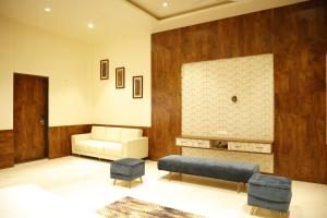Shaurya Resorts & Lawns