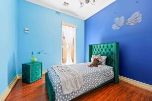 Prime Glen Huntly Beauty - 4BR Family Home w pool