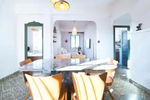 Piso Ibicenco Decoración De Diseño Vistas Montaña - 库列拉