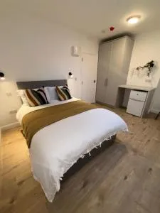 Kildare 9 Bed, Sleeps 11 - Ideal For Workers - 克兰