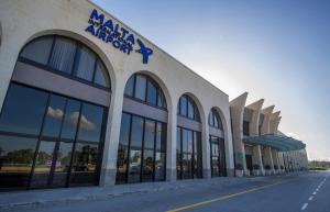 Traditional entire maisonette close to airport