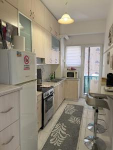 2 Bedrooms Apartment Center of Athens 4 min Subway