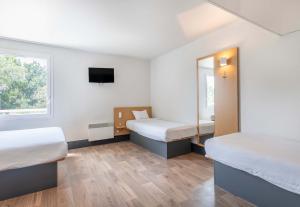 Hotels B&B HOTEL Marseille Aeroport Saint-Victoret : photos des chambres
