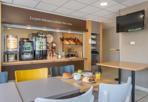 Hotels B&B HOTEL Marseille Aeroport Saint-Victoret : photos des chambres