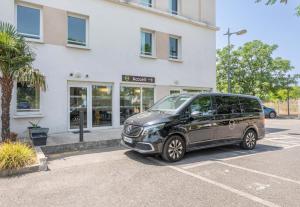 Hotels B&B HOTEL Marseille Aeroport Saint-Victoret : photos des chambres